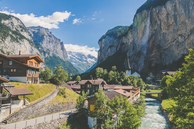 Swiss Alps Scenic Flight & Tour - Mountain Skiing and Flights